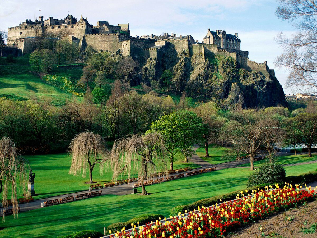 edinburgh-castle-scotland